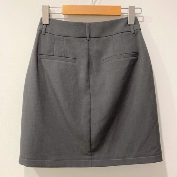 Dynamite Gray Mini Skirt - Picture 4 of 5
